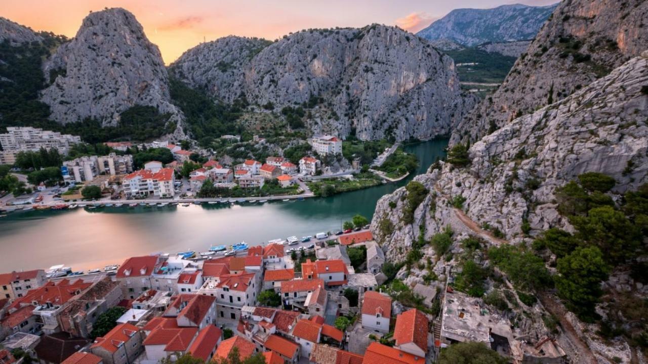 Villa Ria Дуги Рат Екстериор снимка